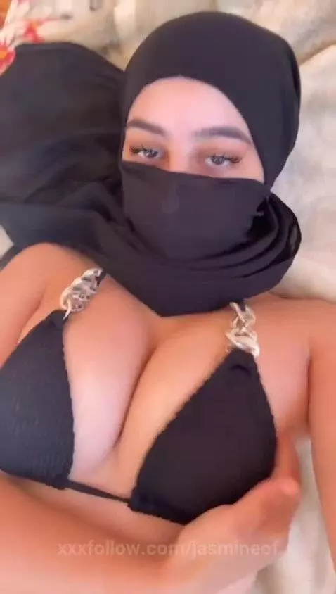 These Arab tits need attention 😇 by jasmineof
