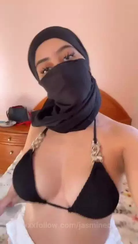 Arab girl with goddess tits 💋 by jasmineof