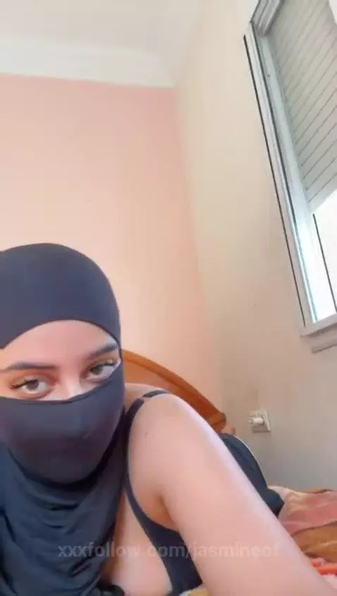 be honest… you paused here by jasmineof