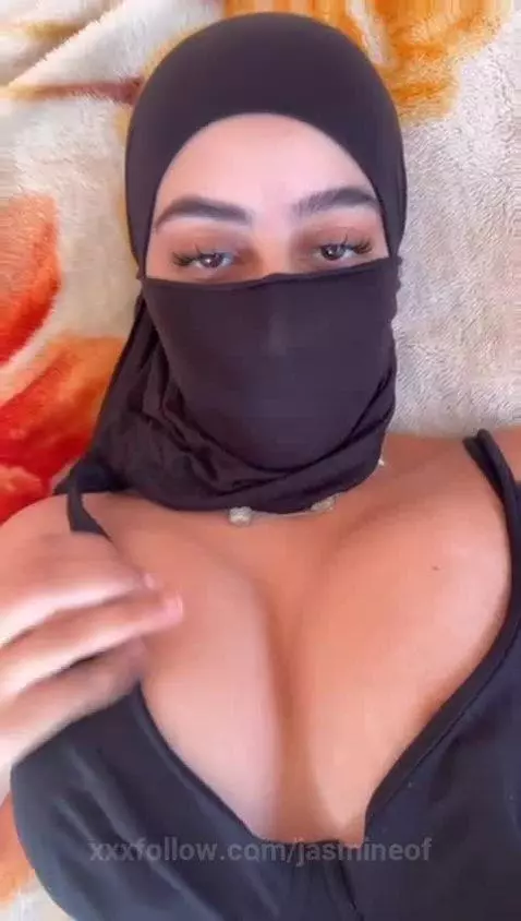 these tits speak louder than words by jasmineof