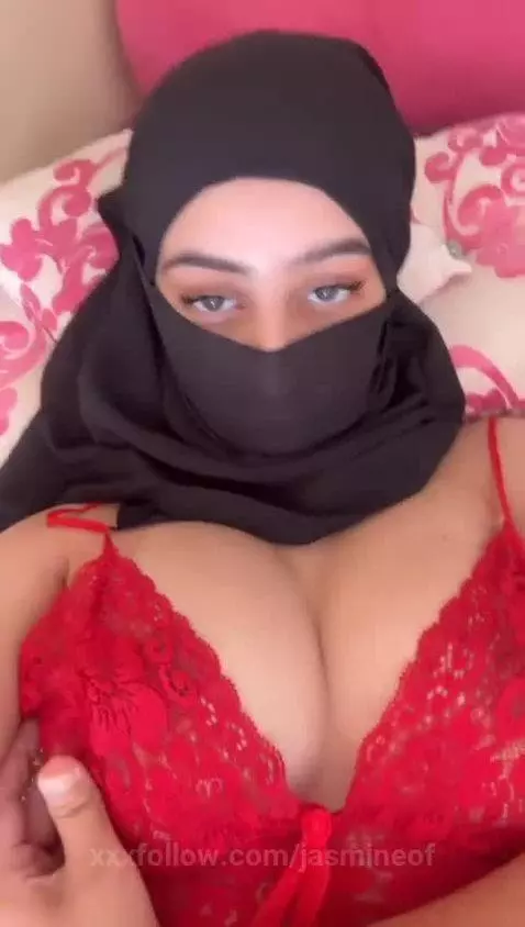 My boobs say hi, in the nicest way possible 😇 by jasmineof