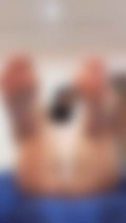 Hijabi feet made for worship — come crawl, baby 🧕🦶 by jasmineof