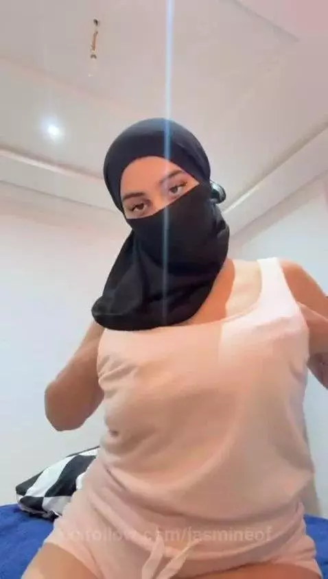 Hijab above, heavy Arab boobs below… balance 😏 by jasmineof