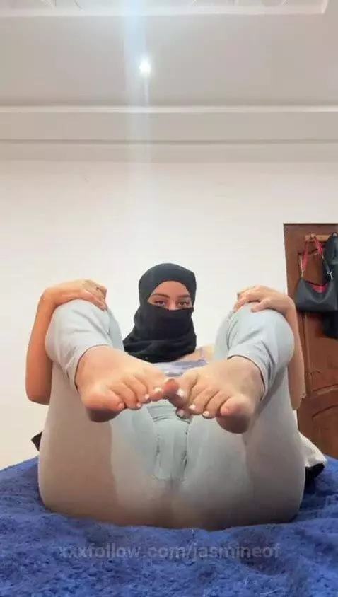 Just imagine these toes on your chest 😘 by jasmineof