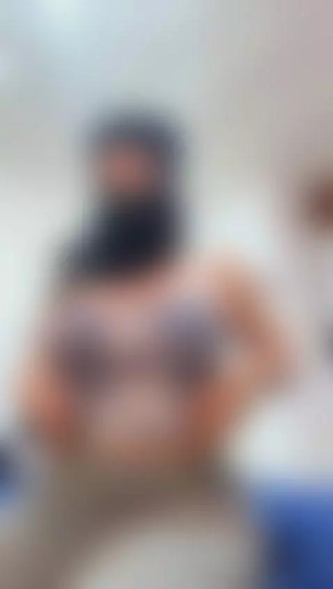 Boobs that bounce like you’re supposed to. by jasmineof