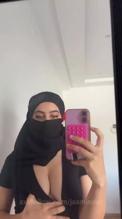 Boobs on full display, just for you. by jasmineof