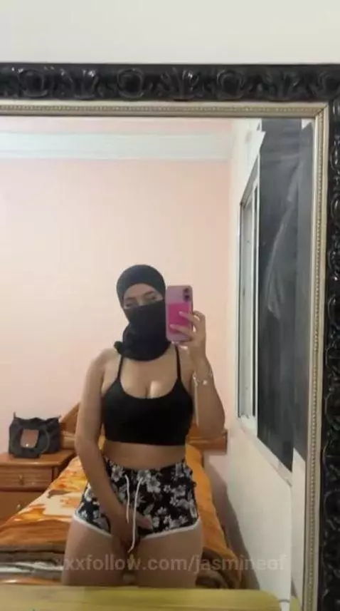 Letting my hands do the talking with some masturbation magic... by jasmineof