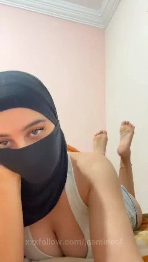 Feet that deserve all the attention by jasmineof