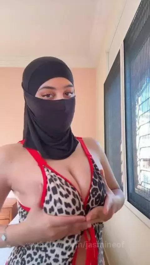 My hijab’s holy. These tits aren’t💋🫦 by jasmineof