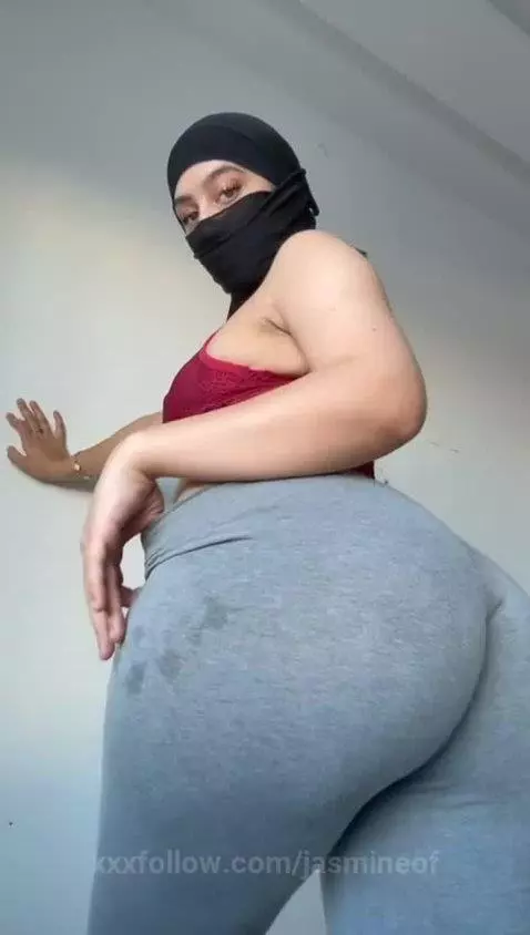 Sit on your face? Baby, I’d ruin your whole posture by jasmineof