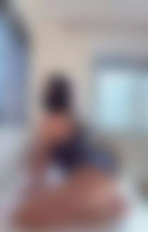 Built like a dream you never wanna wake up from. by jasmineof