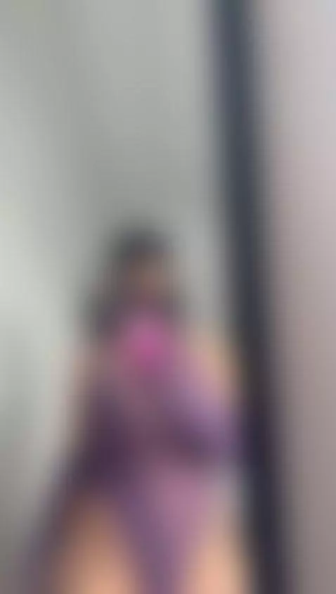 My huge pussy grips like it has a mind of its own. by jasmineof