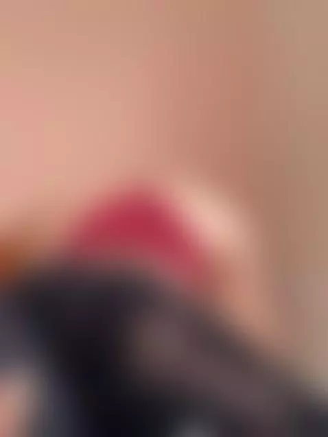 Ass moving like it’s mad at the air for being in the way. by jasmineof