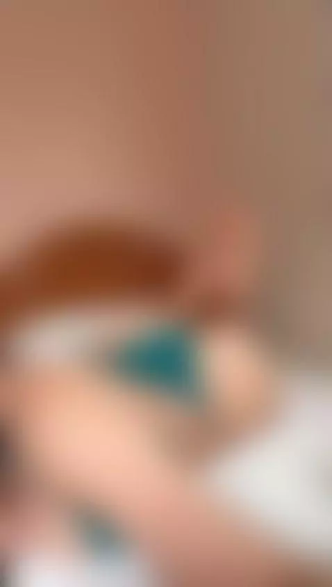 Arab curves sent from heaven. by jasmineof