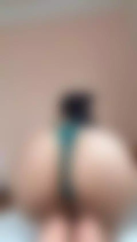 aBooty so big it blocks the sun by jasmineof