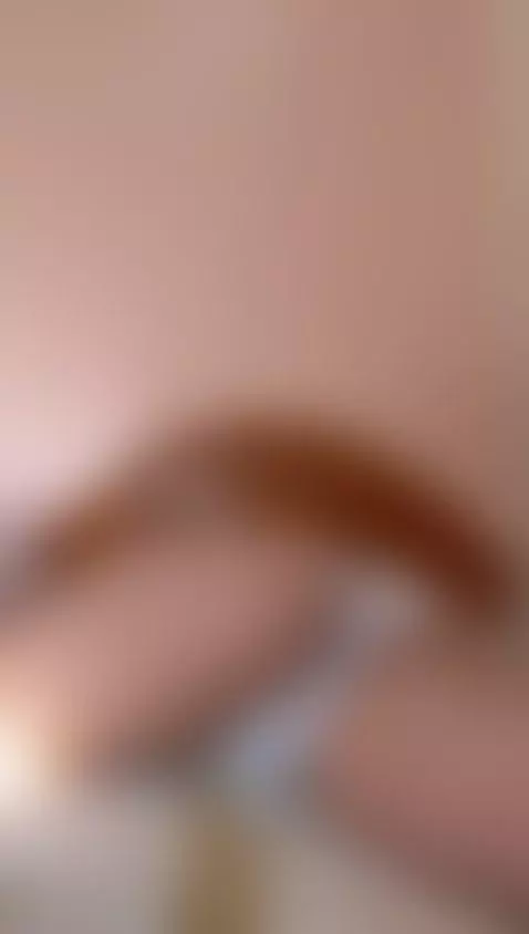 Curves that command the room. by jasmineof