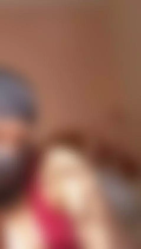 These feet carry queens — bow down. by jasmineof