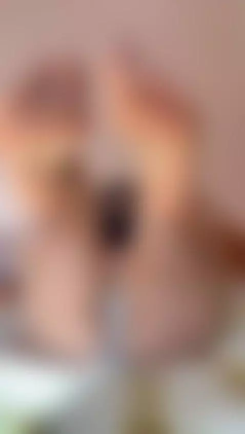 Arches that rule the runway. by jasmineof