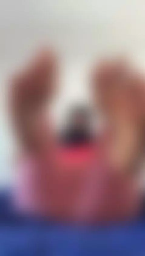 These feet don’t do small talk. They do slow-motion struts t... by jasmineof