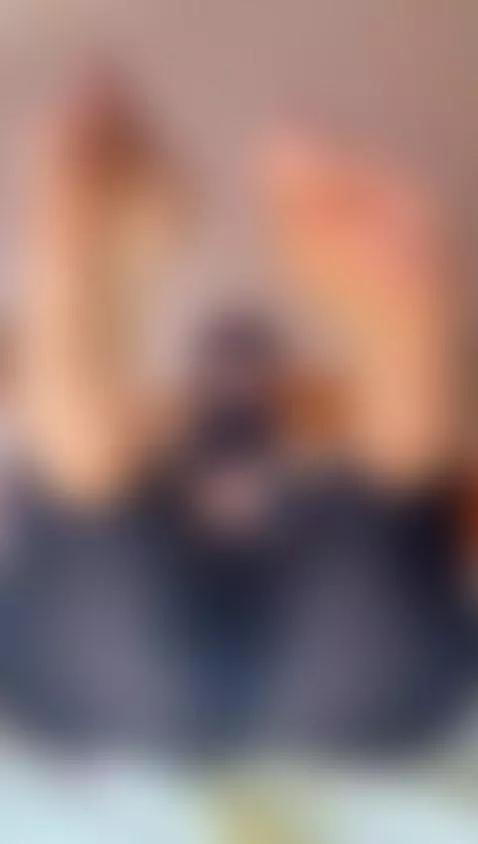 Good morning from your favorite pair of feet 🌞 Want breakfas... by jasmineof