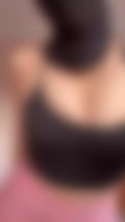 Natural tits that deserve to be groped and worshipped. Hands... by jasmineof