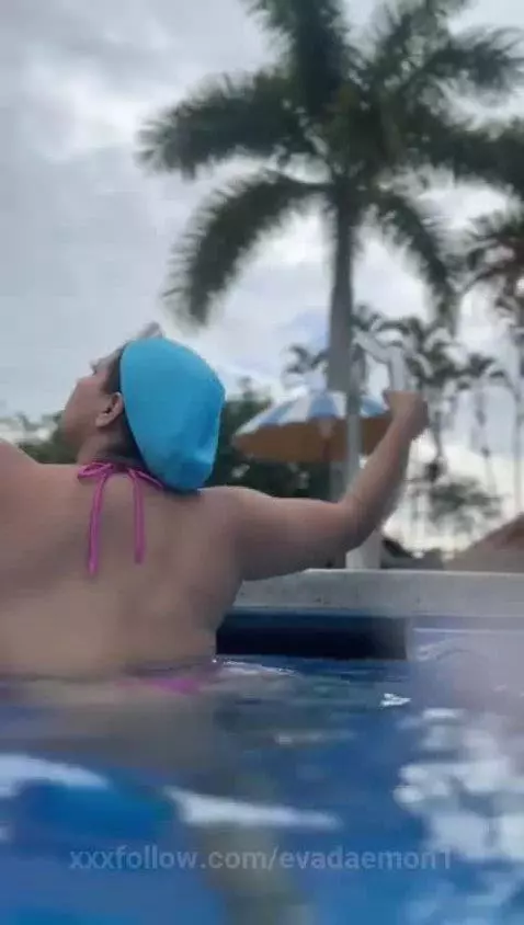 A delicious ass for you, you would like to have me on you 🔥 by evadaemon1