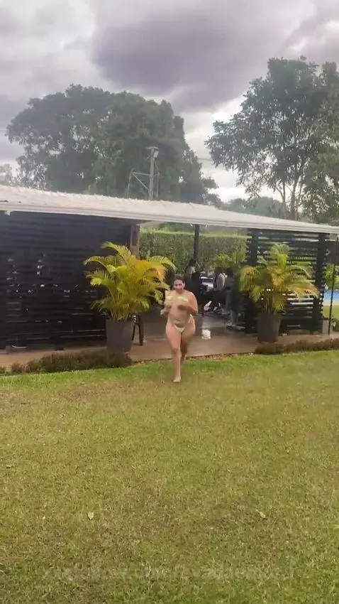 It rains ... and my tits celebrate it 🔥 by evadaemon1