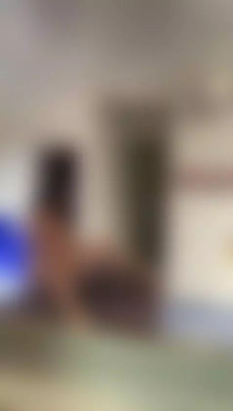 I can't stand the urge, he came to see my pussy up close and... by evadaemon1