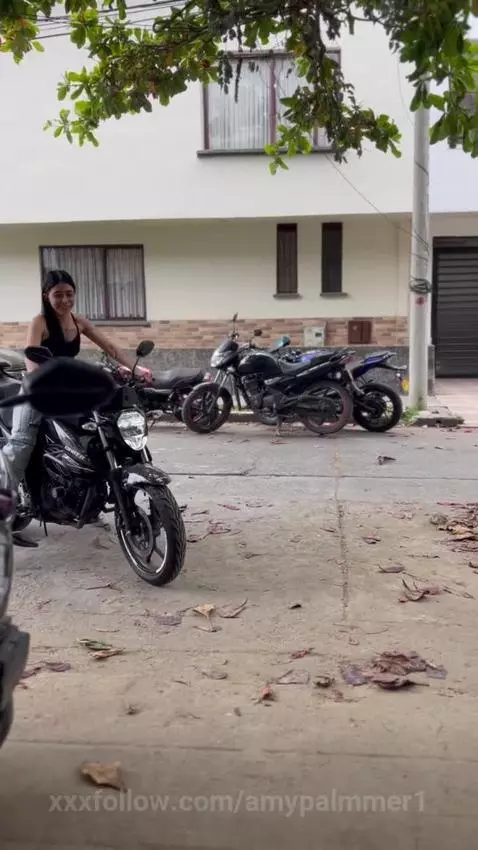 Showing my tits to my neighbor by amypalmmer1