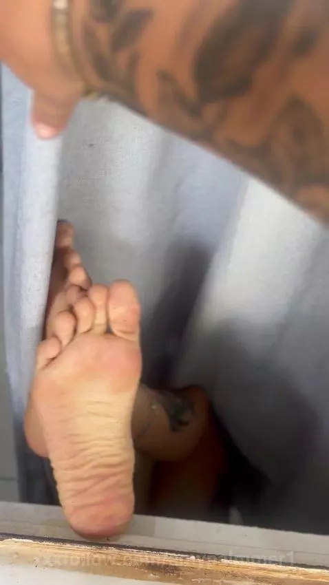 Ignore my dirty feet hahah by amypalmmer1