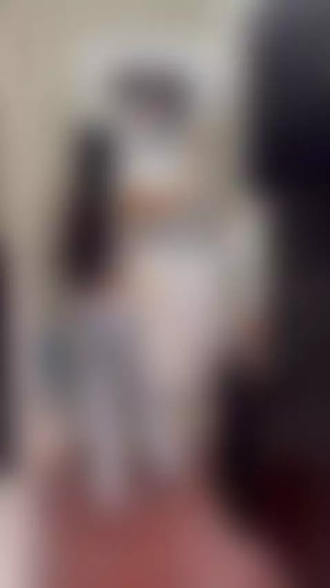 lavando un poco,vienes ayudarme? by amypalmmer1