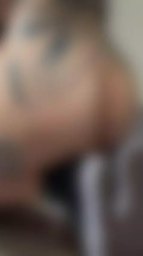 A little grooming while you fuck my big ass and pussy this m... by amypalmmer1