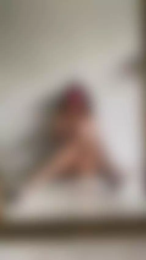 My legs look pretty open and crossed by nattcortesss