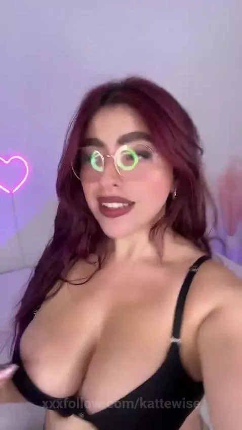 My sensual body wants to feel you today 🔥✨💋 by kattewise