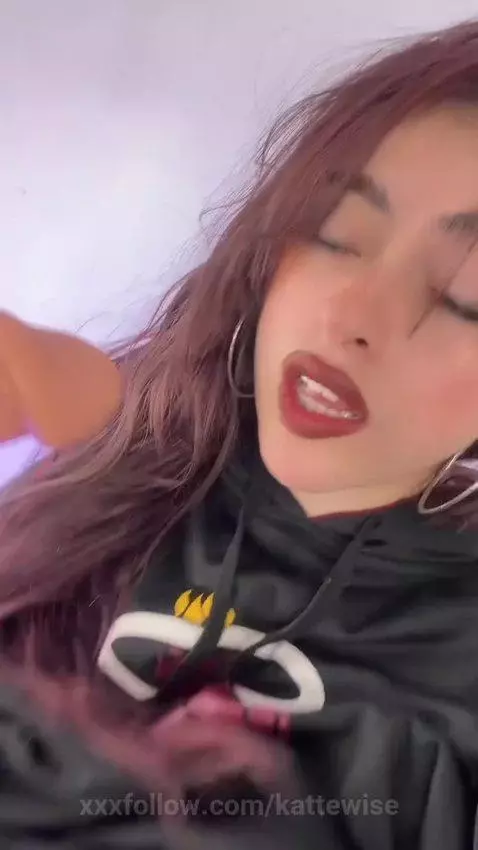 Don't be fooled, it's worth it. by kattewise