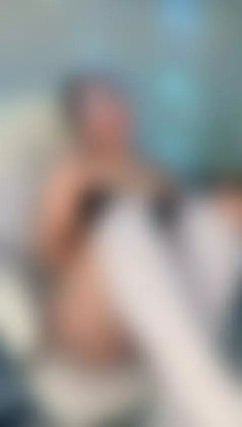 sexy gilr by julietha-taylor