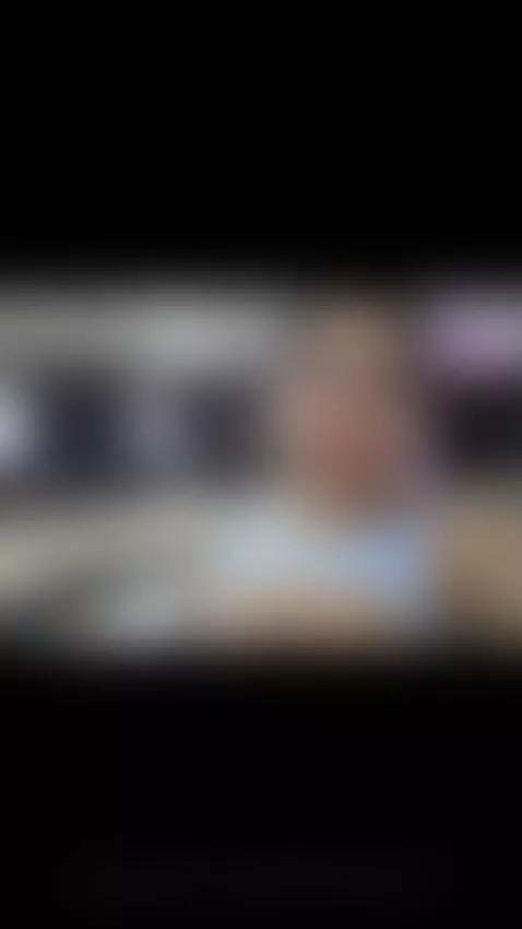 Una loca en algun sitio publico by briannaa-91