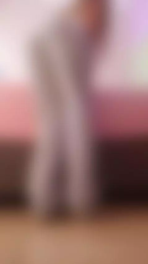 accidental distraction? maybe not 😉 by bellealiz