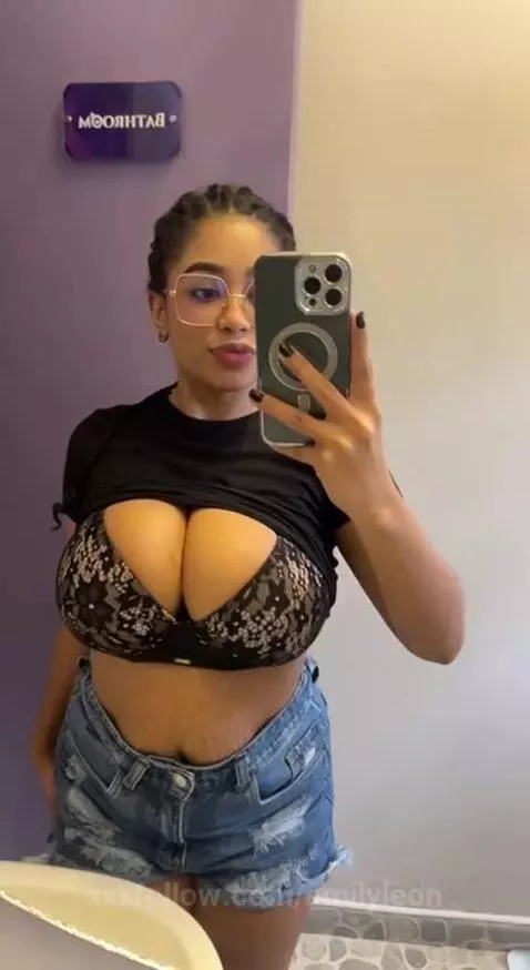 I just want you to make my tits want you more...😈
http://es.... by emilyleon