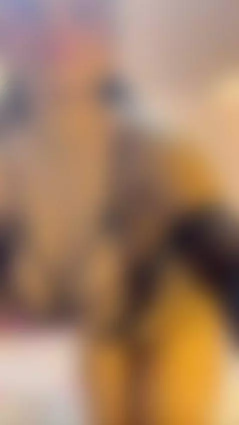 I’m moaning while spreading myself with two fingers
http://e... by emilyleon