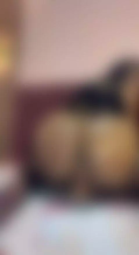 You behave… and I’ll reward you with this ass. Deal? 🤝🍑 by emilyleon