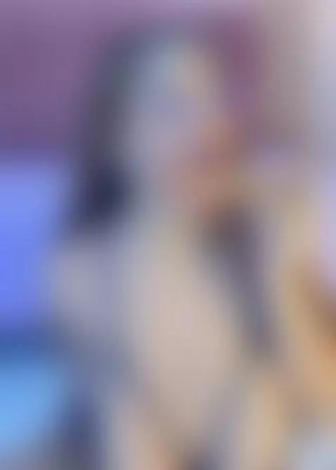 Hands on my curves. Now. 😏 by emilyleon