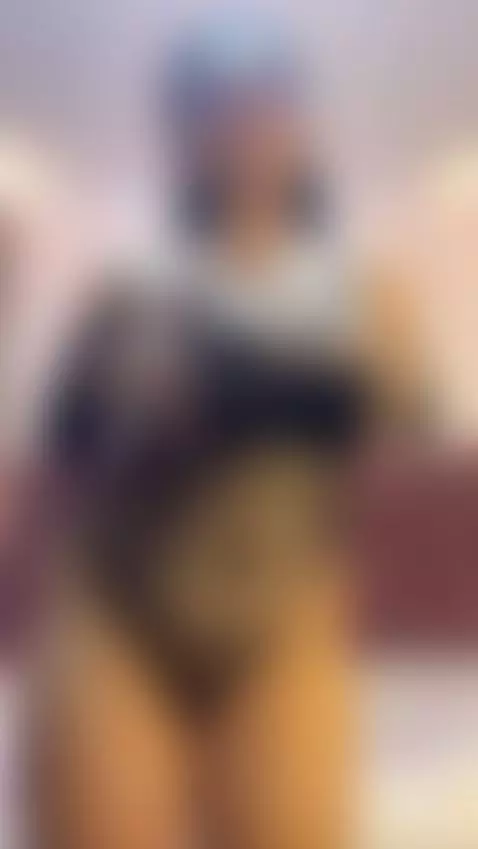 Hands on my curves. Now. 😏 by emilyleon