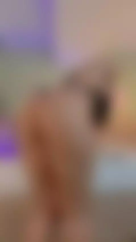 come here and  spank my big ass by oh-hollyy