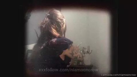 Just a little of me. by niamooncrow