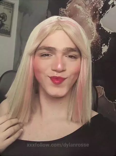 Let yourself be seduced by my delicious body by dylanrosse