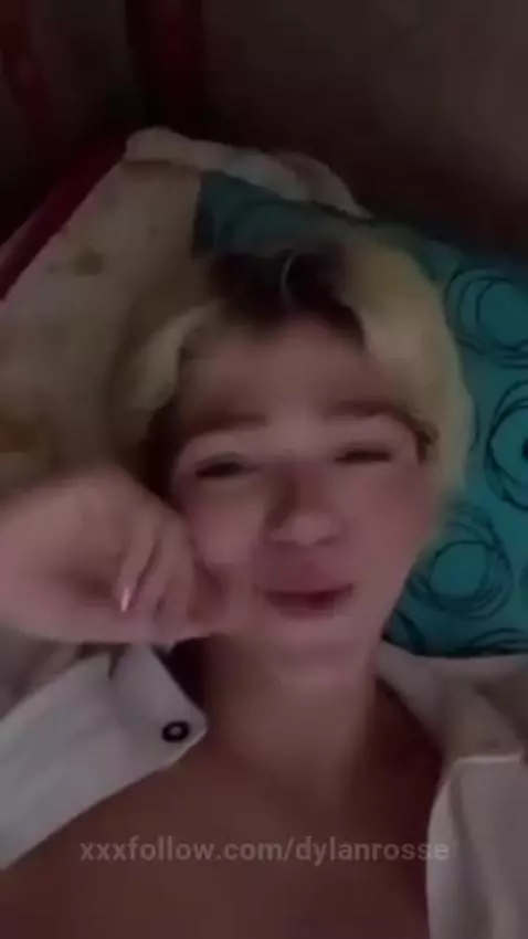 I love it when I dress in white, I look like a good boy. by dylanrosse