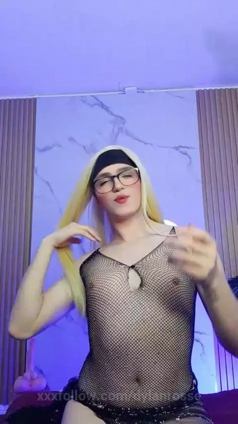 Let's see if I give myself to love with you, it has me crazy... by dylanrosse