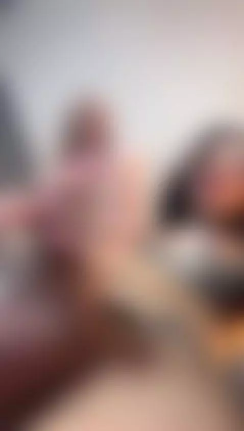 would u be on ur knees? by karinpaz77