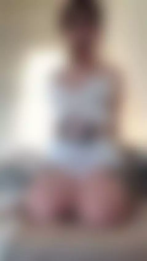Knees wide, tongue out, begging to be fucked 🔥 by jadiexbaddie